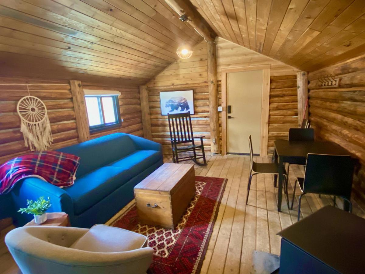 Chute Lake Lodge Naramata Ngoại thất bức ảnh
