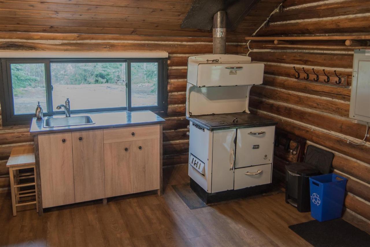 Chute Lake Lodge Naramata Ngoại thất bức ảnh
